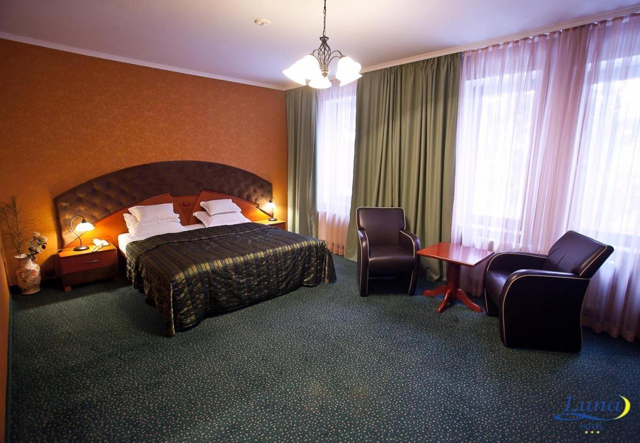 Luna Hotel Chişinău Extérieur photo