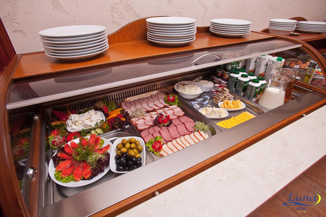 Luna Hotel Chişinău Extérieur photo