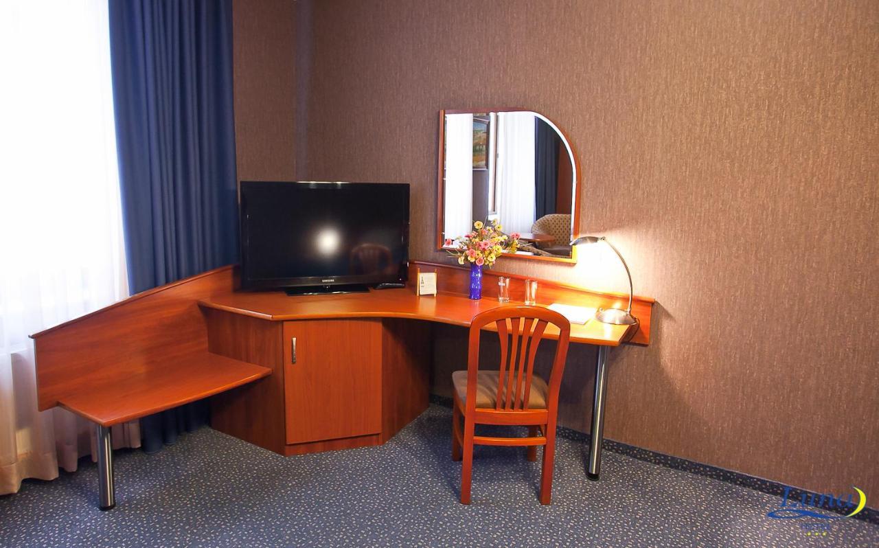 Luna Hotel Chişinău Extérieur photo