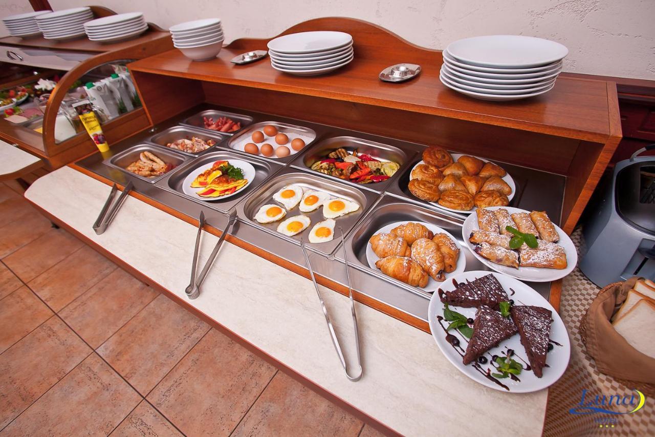 Luna Hotel Chişinău Extérieur photo